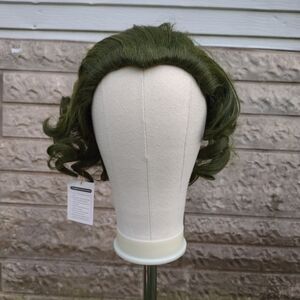 ❤️ 2/$20 Green Luxury Cosplay Curly Wig